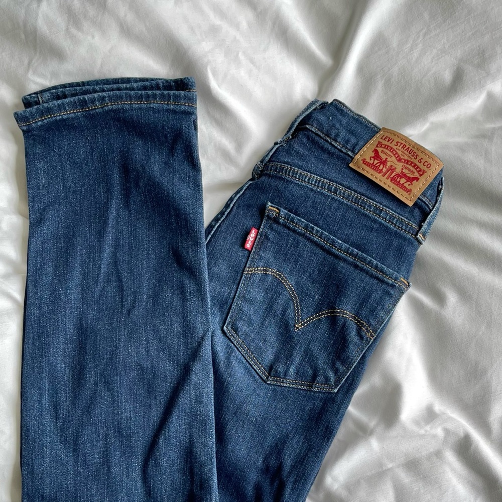 LEVI’S - High Rise Straight